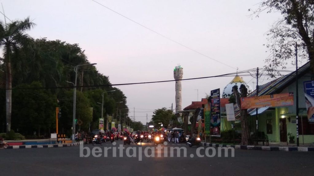Kepadatan Arus Terjadi Akibat Pedagang Dadakan Selama Ramadan
