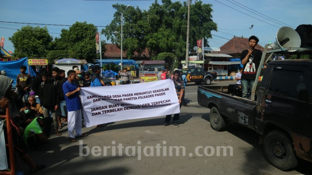 Pendukung 01 Inginkan Pemungutan Suara Ulang di Desa Pager Ponorogo