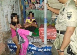 4 Remaja Pesta Miras dan Mesum di Warung Remang-remang