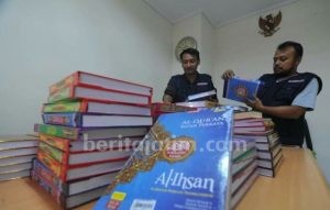 Ramadan, Karimata FM Wakaf Seribu Alquran dan Sajadah