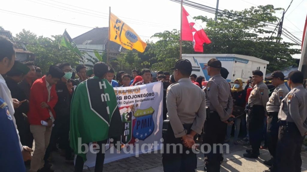Aliansi Mahasiswa di Bojonegoro Tolak People Power