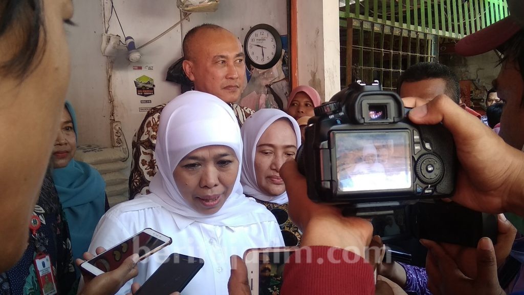 Khofifah Pastikan Stok Kebutuhan Pokok Aman