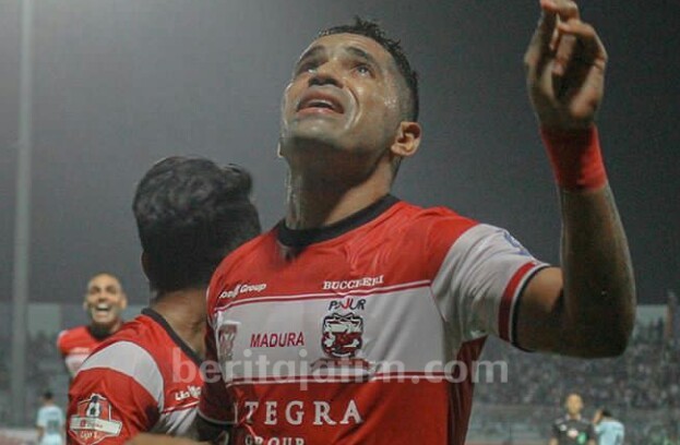 Beto Janji Tampil Lawan Borneo FC