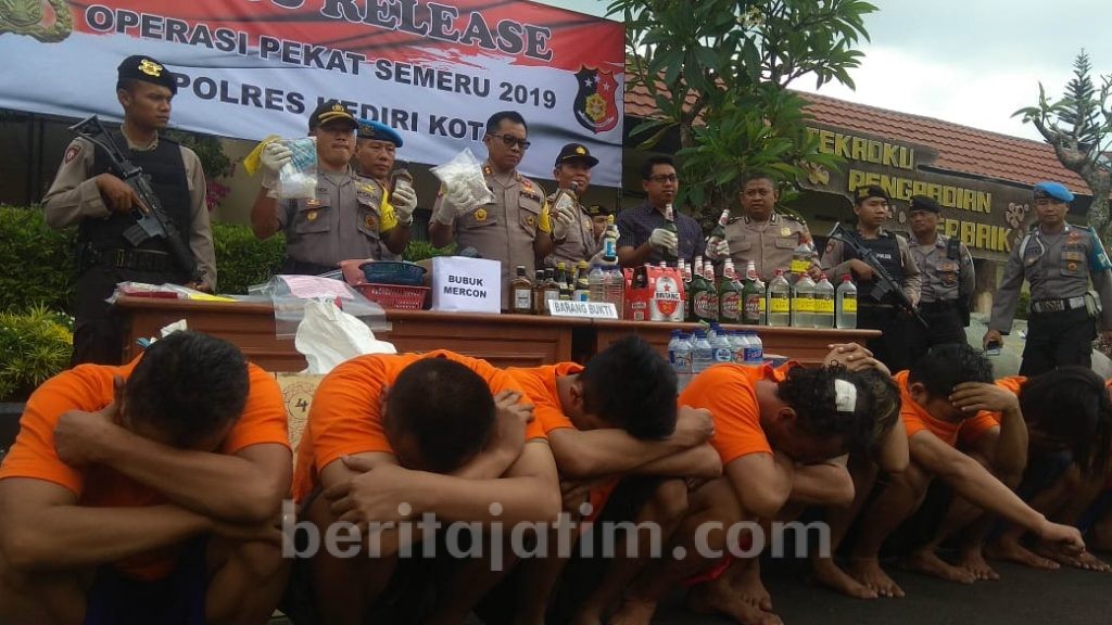 Jelang Lebaran, Polresta Kediri ‘Panen’ Petasan