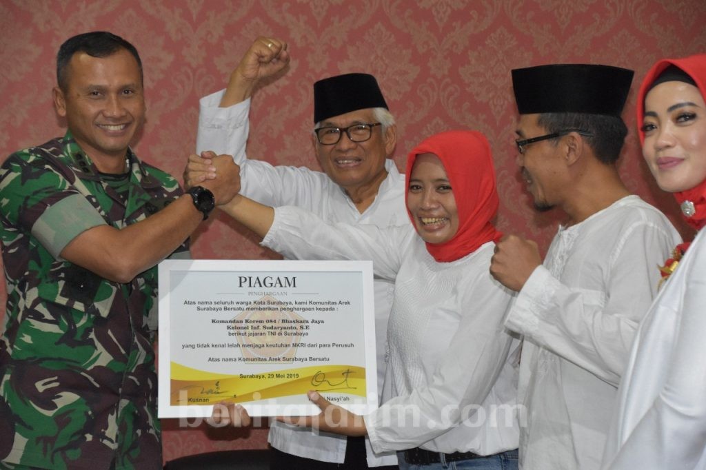 Komunitas Arek Suroboyo Bersatu Beri Apresiasi Korem Bhaskara Jaya