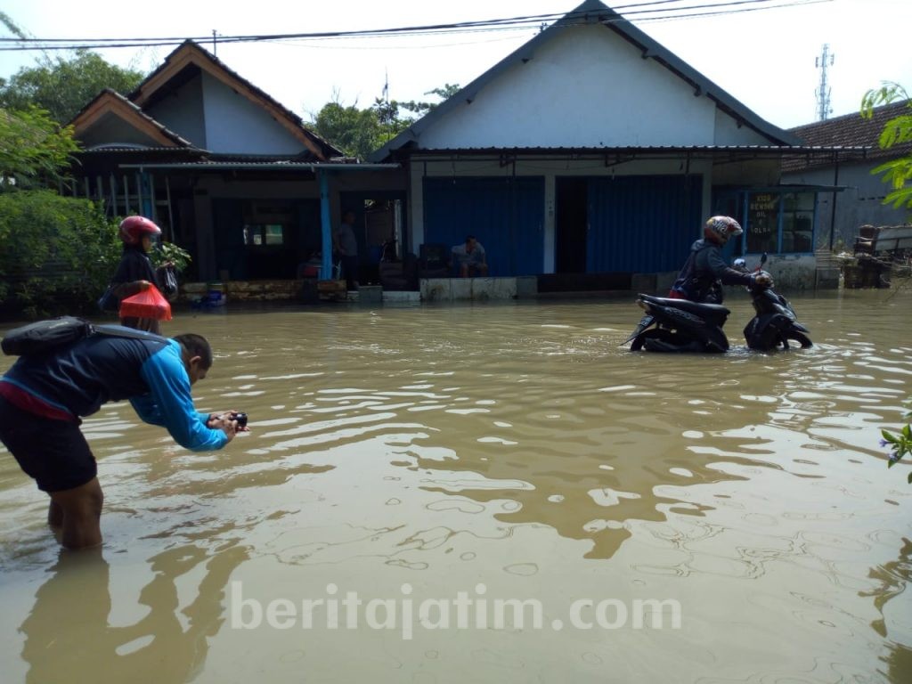 Banjir Lumpuhkan Jalur Alternatif Jombang – Mojokerto