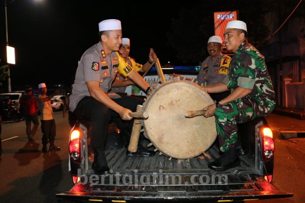 Dandim dan Kapolres Madiun Gelar Sahur On The Road dengan Warga