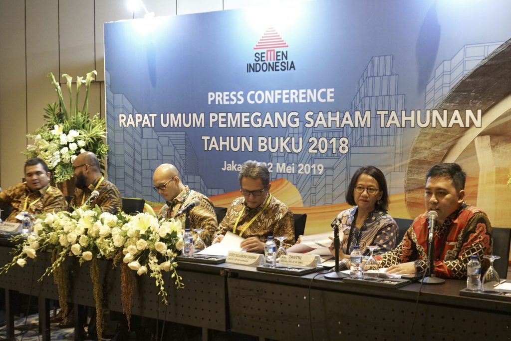 Pakde Karwo Komut PT Semen Indonesia