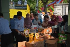 Hari Kedua Pasar Murah, Warga Serbu Kodim Jember