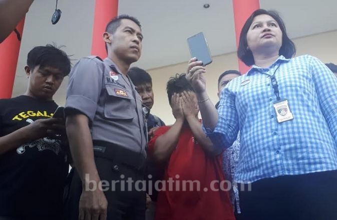 Kebacut! Ayah Setubuhi Anak Kandung dan Merekamnya dengan HP