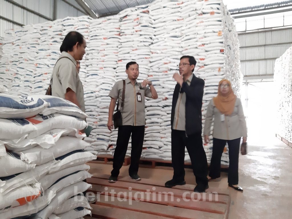 Pastikan Ketersediaan Rastra, Kadivre Bulog Jatim Sidak Gudang Sumenep
