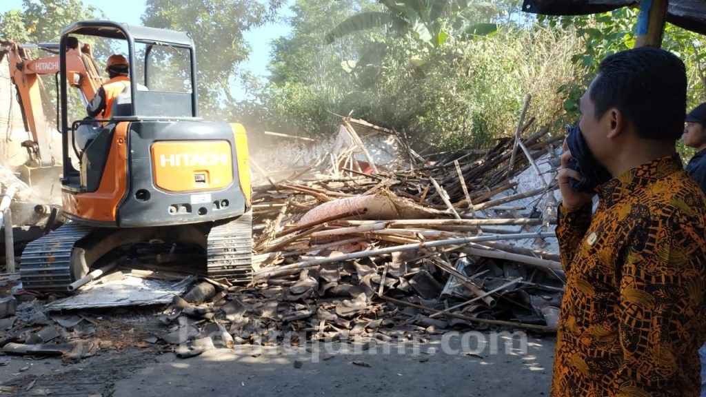 Bupati Lumajang Bongkar Belasan Rumah Lokalisasi Illegal