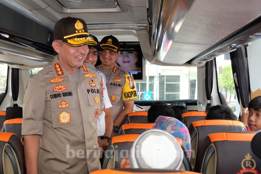 Pemudik di Terminal Bungurasih Turun 30 Persen