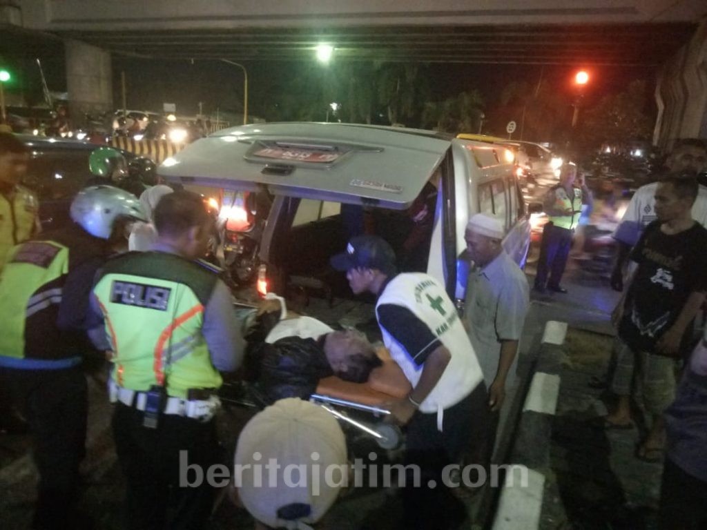 Berhenti di Bawah TL Jembatan Layang Waru, Kakek ini Meninggal