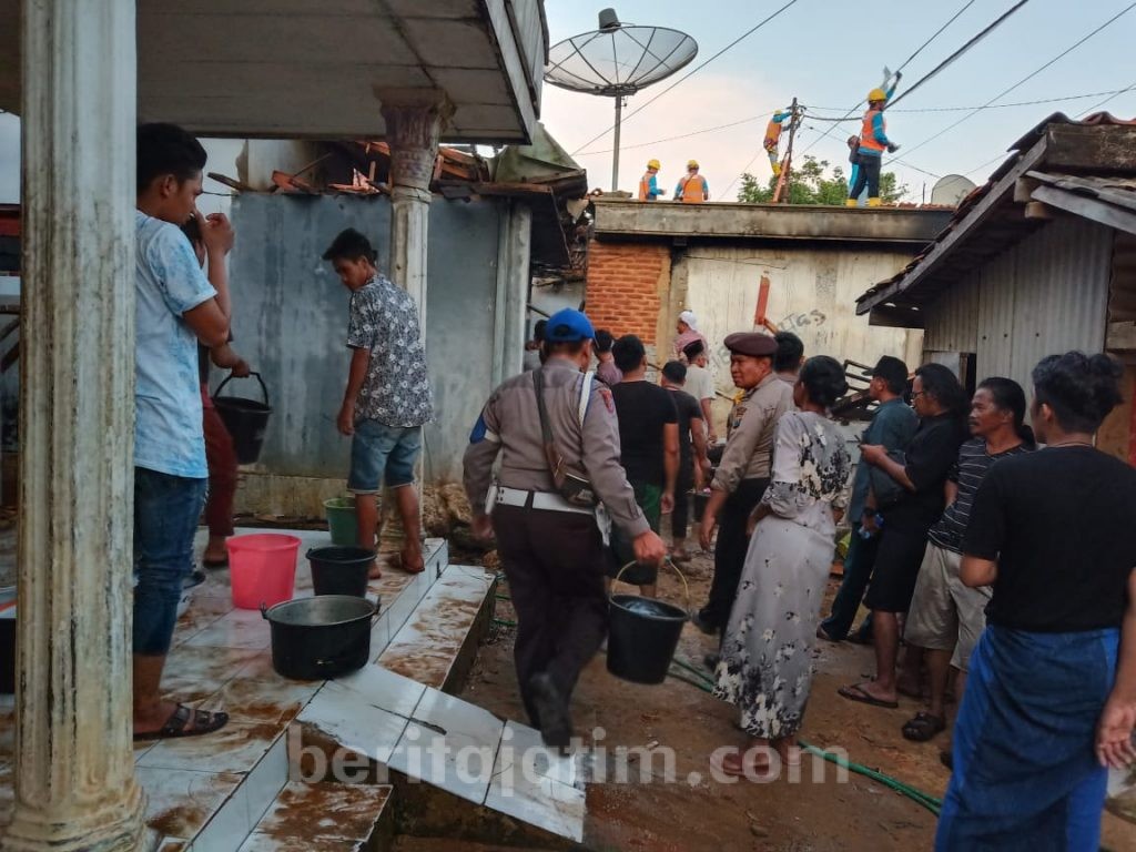 Kompor Gas Sambar Bensin, Dua Rumah dan Toko di Sumenep Ludes Terbakar