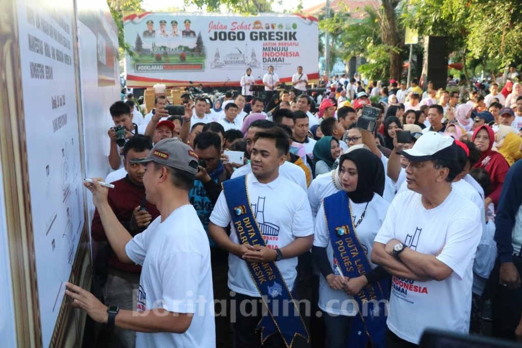 Ribuan Warga Gresik Deklarasi Tolak Kerusuhan