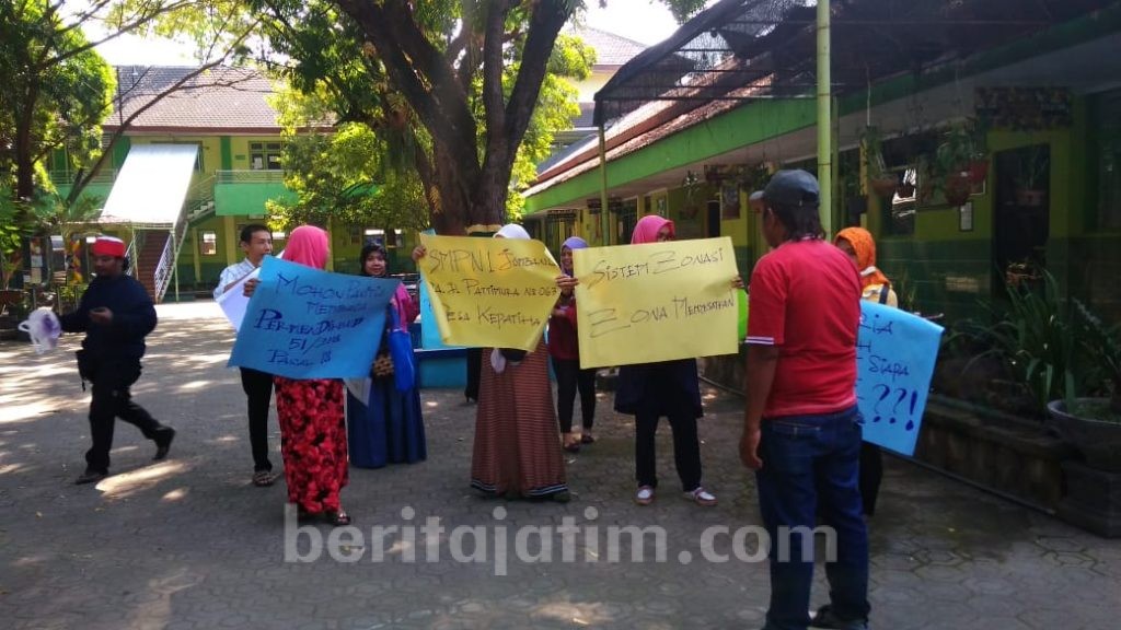 Dituding Tabrak Aturan, PPDB Online di Jombang Didemo