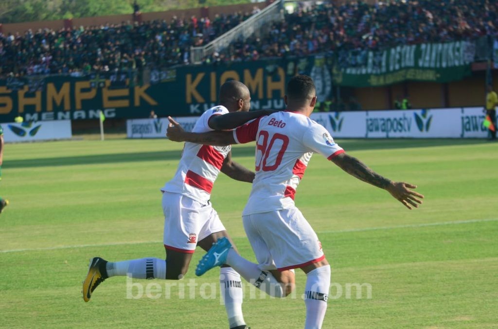 Kalahkan Persebaya, Madura United Melaju ke Babak Semifinal