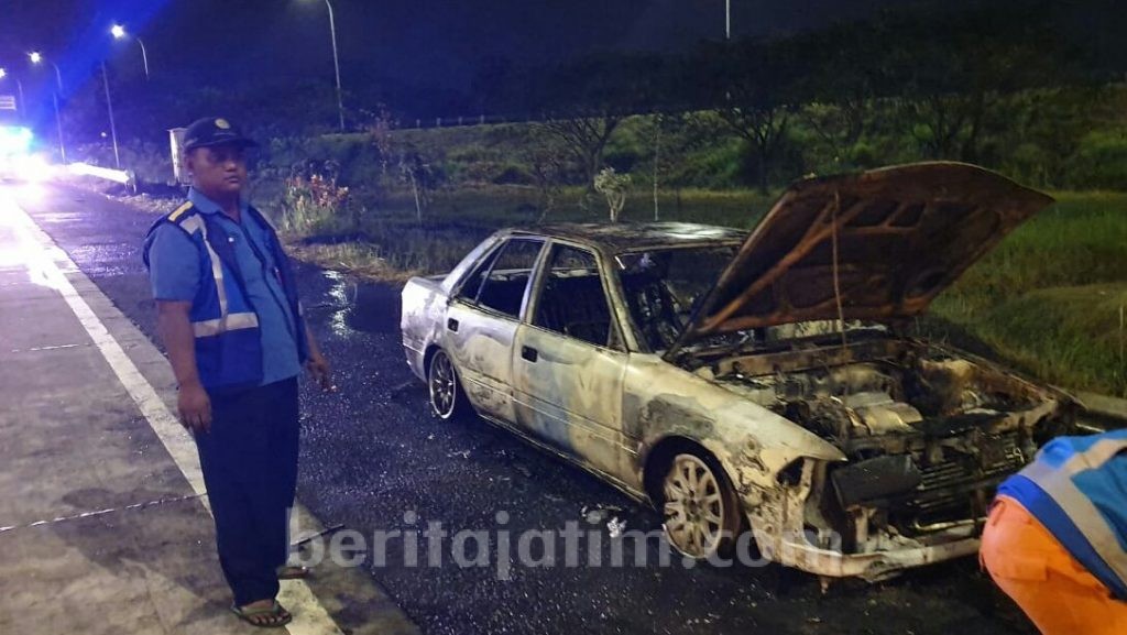 Sebelum Terbakar, Mobil Sempat Mogok 2 Kali di Tol Sumo
