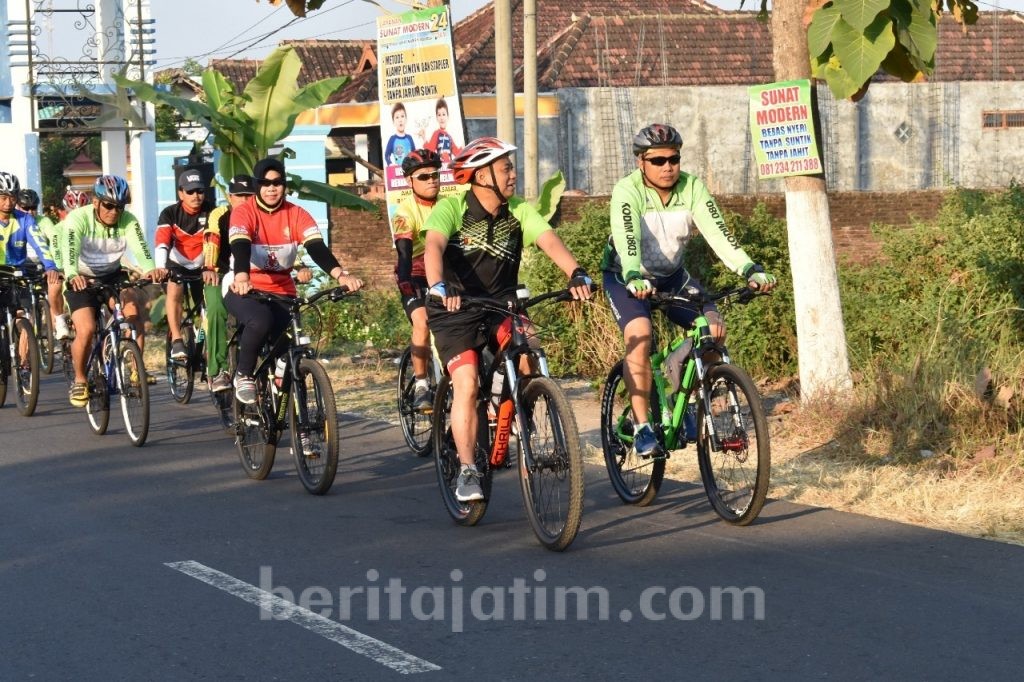Sambut HUT Bhayangkara ke-73, TNI-Polri di Madiun Gowes Bareng