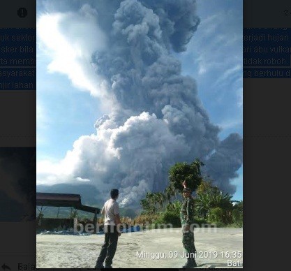 Gunung Sinabung Meletus dengan Tinggi Abu 7 Km, Tidak Ada Korban Jiwa