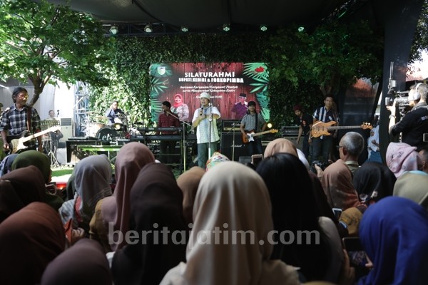 Letto Meriahkan Acara Halal Bihalal Bupati Kediri dengan Warga