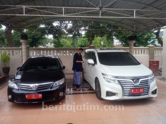Walikota Probolinggo Parkir Mobdin Miliknya Selama Cuti Lebaran