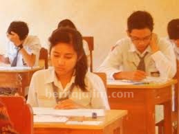 Bulan Depan Seragam Gratis Siswa SD/SMP Gresik Dibagikan