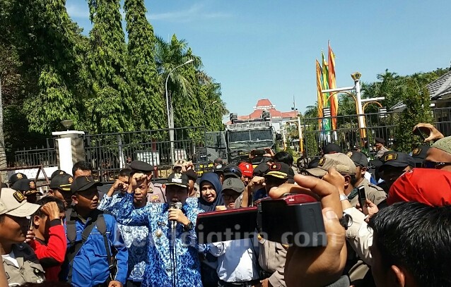 Wabup Gresik Bawa Aspirasi Buruh Terkait Revisi UU Tenaga Kerja