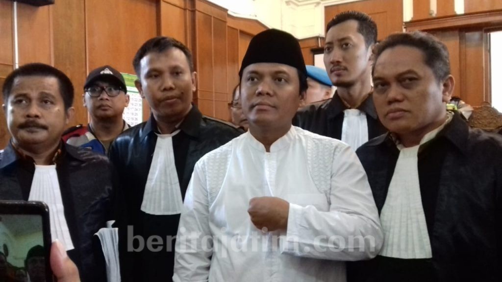Sidang Kembali Ditunda, Gus Nur Kecewa