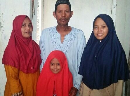 Maba Bidikmisi UNAIR Ciptakan Kemasan Alternatif Ramah Lingkungan