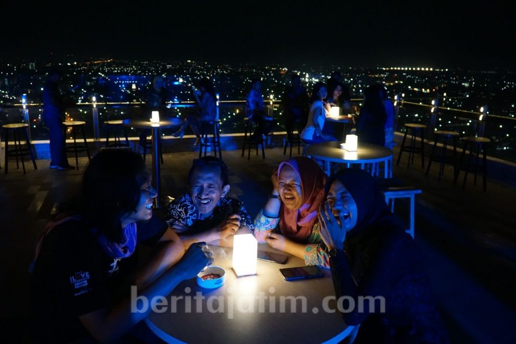 Menikmati Gemerlap Kota Solo dari Ketinggian 120 Meter