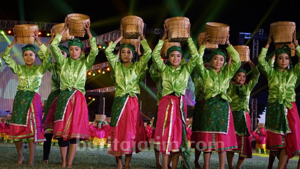 Warga Lamongan Sambut Antusias Pembukaan Porprov Jatim 2019