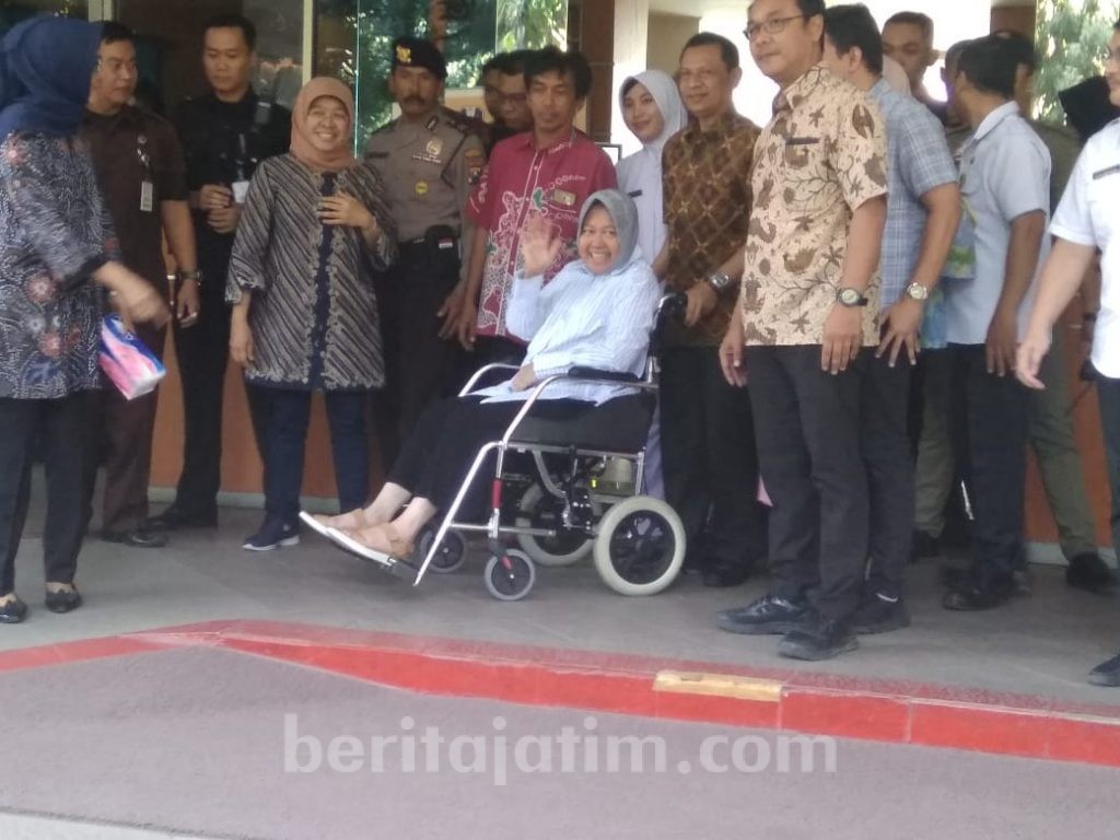 Tinggalkan Rumah Sakit, Wali Kota Risma: Terima Kasih!