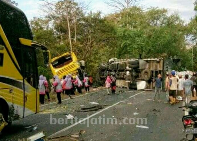 Kecelakaan Beruntun di Baluran: Truk, 2 Bus, Ertiga, dan Colt Diesel