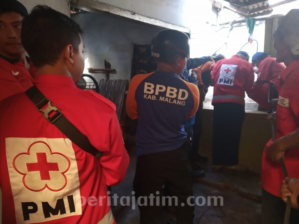 Diduga Depresi, Wanita di Malang Nekat Masuk Sumur
