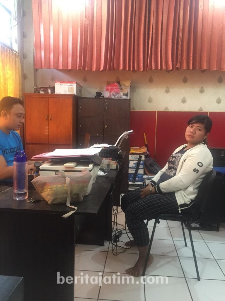 Ibu Muda Ini Tertangkap Basah Curi Tas Tukang Sayur, Begini Alasannya…