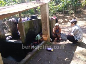Kekeringan, Warga Desa di Malang Selatan Antri Air Sejak Dini Hari