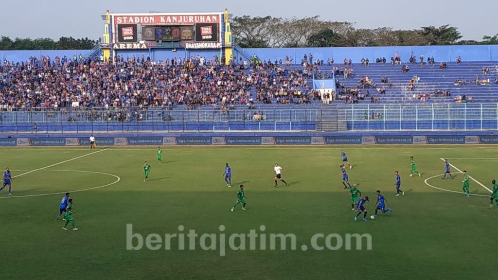 Babak Pertama Arema FC Unggul 2 Gol Atas Bhayangkara FC
