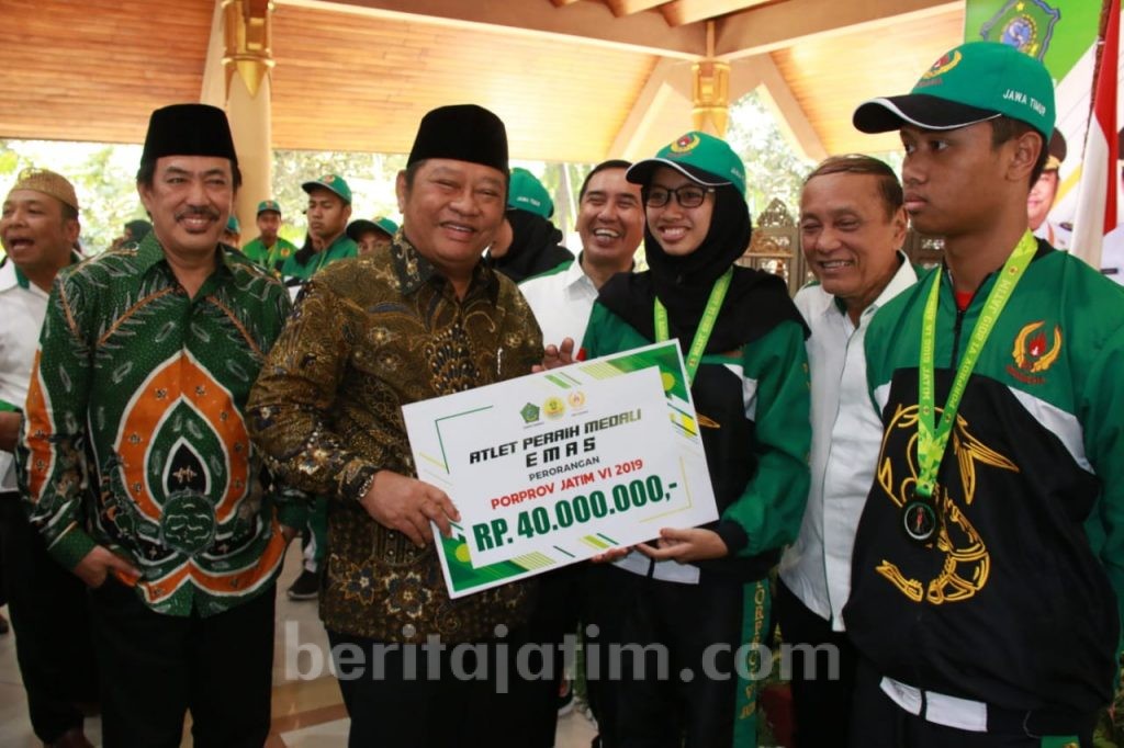 KONI Sidoarjo Serahkan Bonus Peraih Medali Porprov 2019