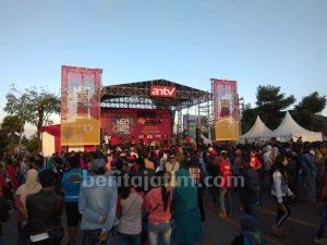 Masyarakat Kota Batu ‘Dangdutan’ di Balai Kota Among Tani
