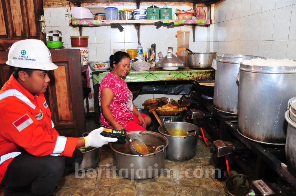 Gunakan Gas Bumi, Penjual Rawon Pecel di Surabaya Hemat Rp 2 Juta per Bulan