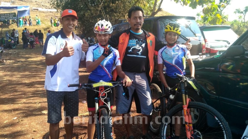 Lumajang Raih Emas dan Perak Kelas MTB XC Putri