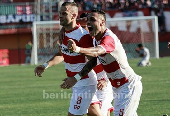 Babak I, Madura United Unggul 1-0 atas PSM