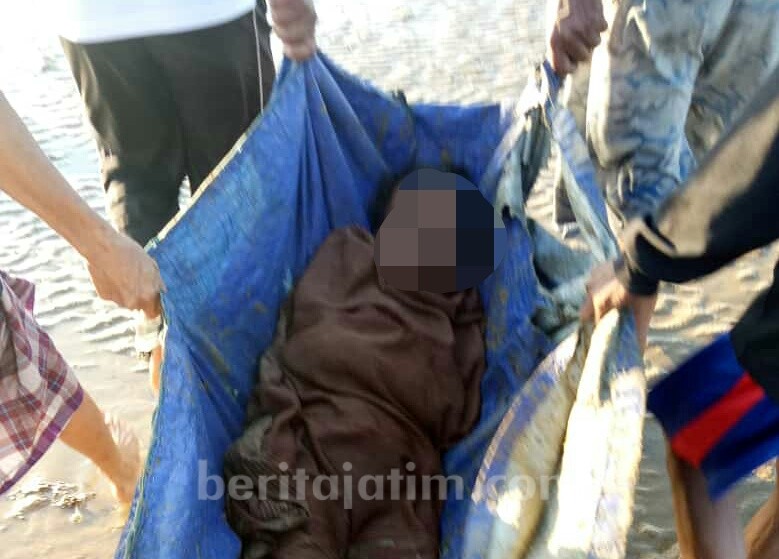Mayat Mrs X di Pesisir Pantai Camplong Gegerkan Warga Sampang