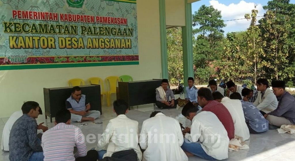 Mahasiswa PKN Kaji Potensi Desa Angsanah