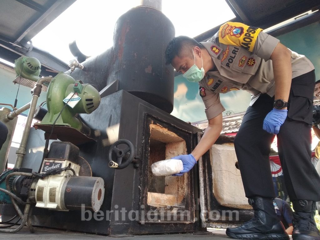 Tangkap Pemilik Narkoba, Polri Gunakan Helikopter TNI ke Sampang Madura