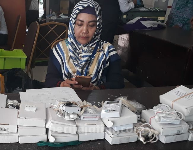 PPIH Embarkasi Surabaya Amankan 98 Alat Komunikasi Radio