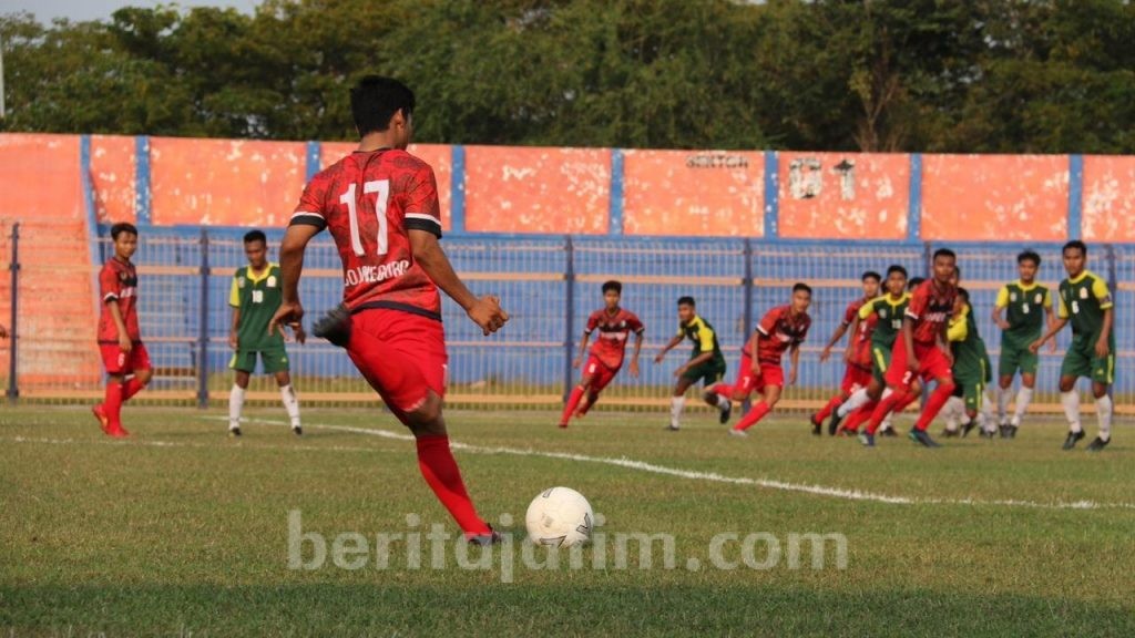 Sepak Bola Bojonegoro vs Lumajang Berakhir Imbang
