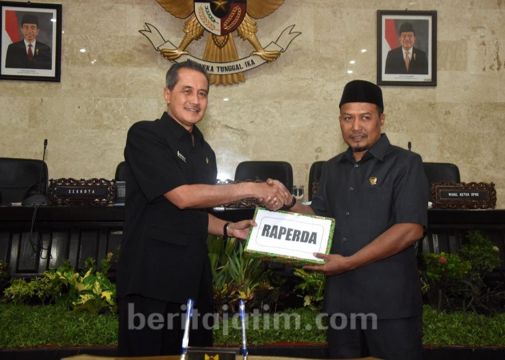 Sekda Kota Kediri Hadiri Rapat Paripurna Raperda Inisiatif dan Penetapan Raperda LPJ APBD 2019